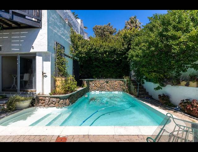 5 BEDROOM HOUSE FOR SALE IN LLANDUDNO